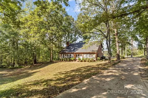 1256 Pearl Dr, Cherryville, NC 28021