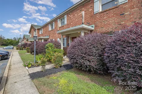 1201 Green Oaks G Ln #G, Charlotte, NC 28205