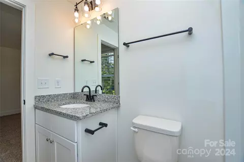 Bath - 330 E Torbush Dr, Salisbury, NC 28144 photo 1 of 1