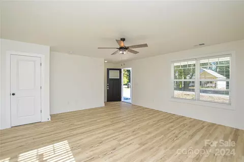 Living - 330 E Torbush Dr, Salisbury, NC 28144 photo 1 of 6