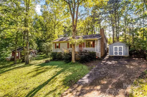 4377 Eastridge Dr, Gastonia, NC 28056