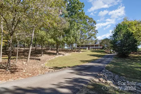 13512 Five Point Rd, Locust, NC 28097