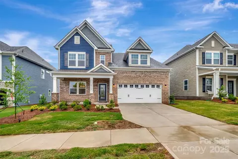 10132 Whitaker Pointe Dr, Huntersville, NC 28078