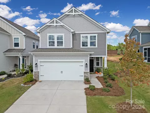 16014 River Tree Ln, Charlotte, NC 28278