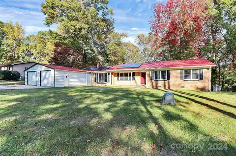 133 Woodcrest Rd, Mooresville, NC 28115