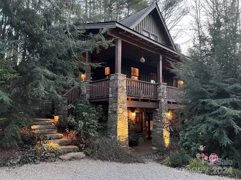 21 Chaucer Rd, Black Mountain, NC 28711