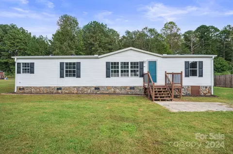 5629 Wildwood Ct, Bessemer City, NC 28016