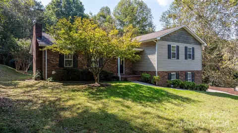 3511 Raintree Dr, Hudson, NC 28638