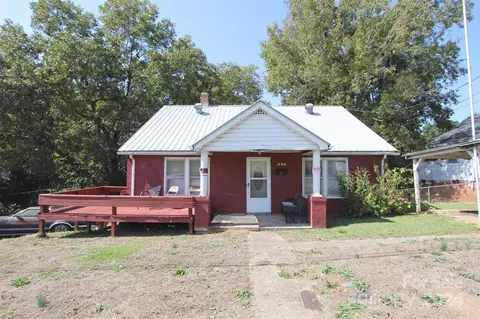 713 Sikes 2 Ave #2, Wadesboro, NC 28170
