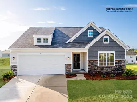 1206 Old Fort Dr, Edgemoor, SC 29712