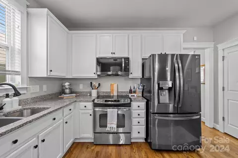 Kitchen - 15862 Kiser Corner Ln, Davidson, NC 28036 photo 3 of 5