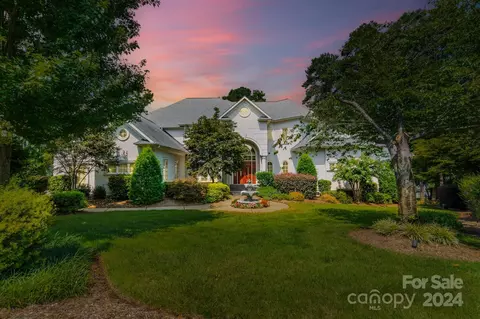 494 Bay Harbour Rd, Mooresville, NC 28117