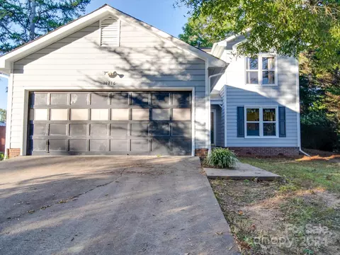 10216 Rockwood Rd, Charlotte, NC 28215