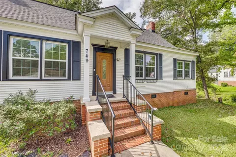Exterior - 749 W Brooklyn Ave, Lancaster, SC 29720 photo 2 of 7