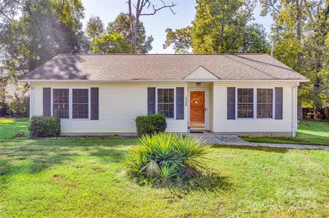 5300 Abner Ln, Charlotte, NC 28269