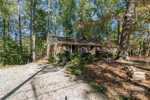 7345 Oakwood Ln, Charlotte, NC 28215