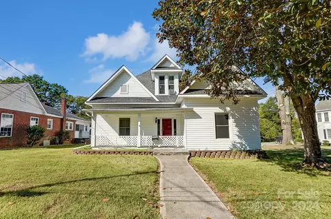 156 W Statesville Ave, Mooresville, NC 28115