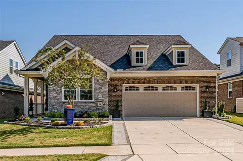 3228 Marchers Trace Dr, Charlotte, NC 28227