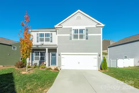 205 Marathon Ln, Candler, NC 28715