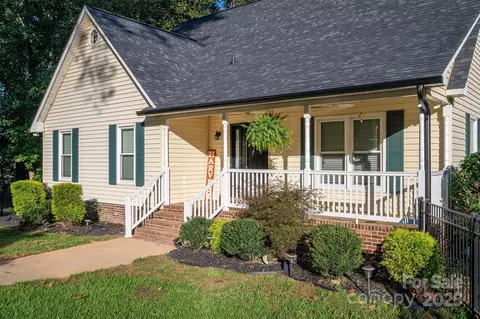 1000 Hunting Ave, Lincolnton, NC 28092