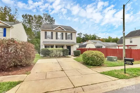 5435 Henderson Oaks Dr, Charlotte, NC 28269
