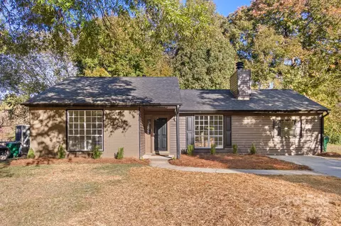 5829 Old Meadow Rd, Charlotte, NC 28227