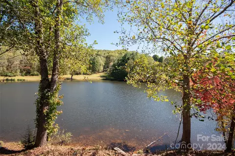 50 Mint Lake Ct # B, Franklin, NC 28734