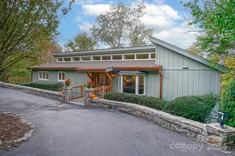 698 Center Court Dr, Boone, NC 28607