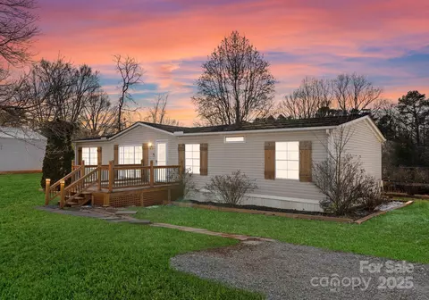 1812 Shearers Rd, Davidson, NC 28036