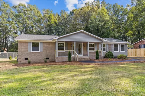 200 Anne St, Matthews, NC 28104