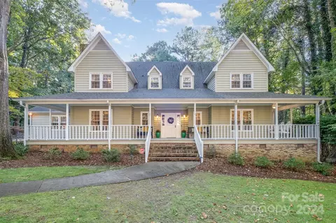 6100 Bittersweet Ln, Charlotte, NC 28270