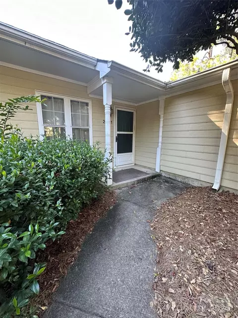 2721 Tiergarten Ln, Charlotte, NC 28210