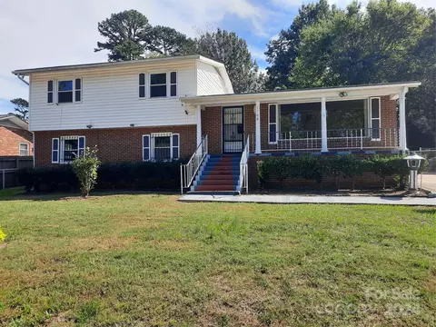 1108 Log Cabin Rd, Charlotte, NC 28213