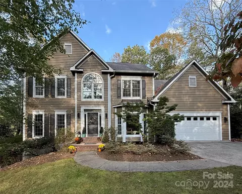 341 Red Fox Cir, Asheville, NC 28803