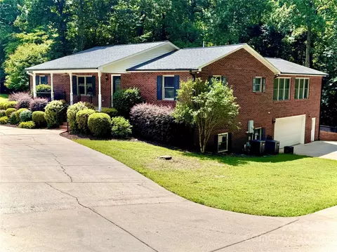 6744 Lowesville Ln, Stanley, NC 28164