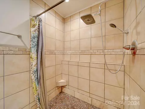 Bath - 1874 Waldeck Ct, Mount Pleasant, NC 28124 photo 3 of 5