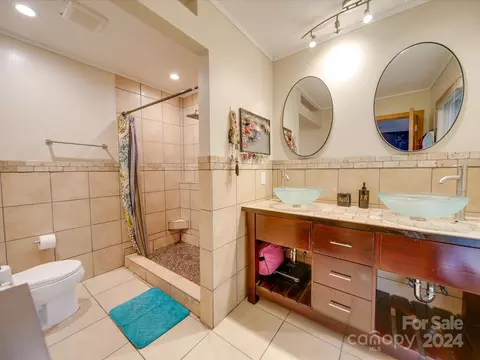 Bath - 1874 Waldeck Ct, Mount Pleasant, NC 28124 photo 1 of 5