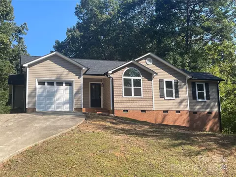 141 Misty Spring Rd, Troutman, NC 28166