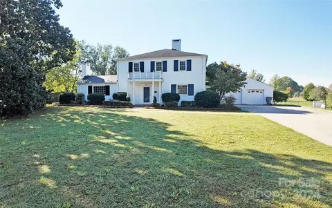 212 Bethel St, Clover, SC 29710