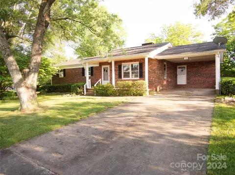 126 Trojan Ln, Forest City, NC 28043