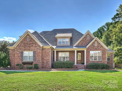 1007 Twin Pines Dr, Matthews, NC 28104