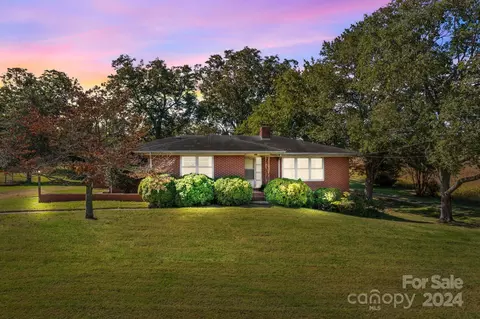 1010 S Main St, Salisbury, NC 28146