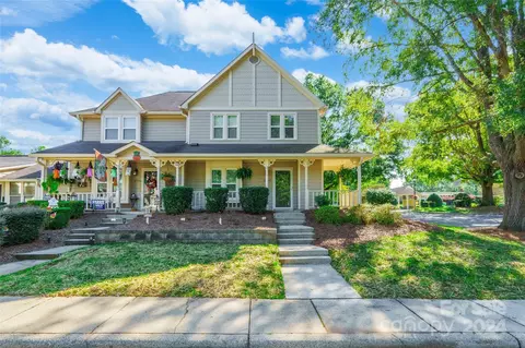 2700 Von Thuringer Ct, Charlotte, NC 28210
