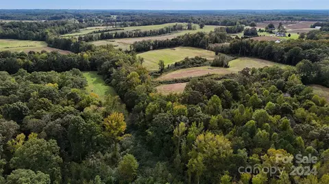 2266 Bless Ln, Lancaster, SC 29720 photo 3