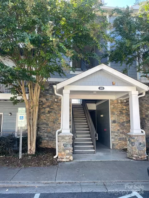 100 Vista Lake 108 Dr #108, Candler, NC 28715