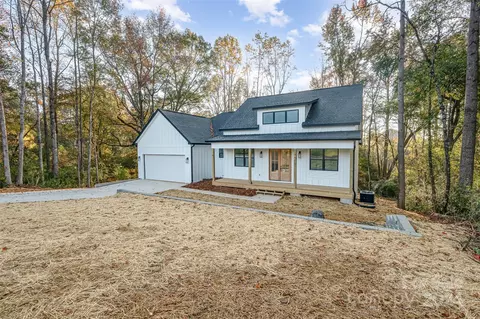 1043 Lester Rd, Clover, SC 29710 photo 5