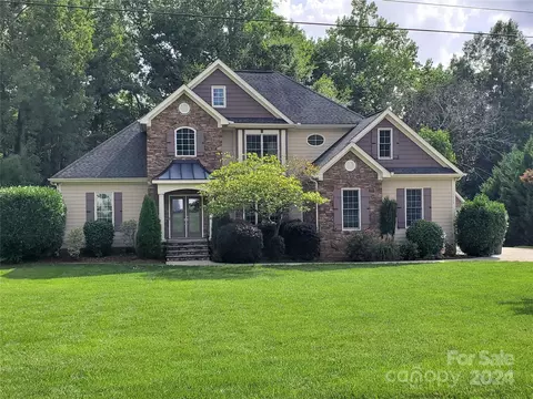 5915 Windy Knoll Ln, Mint Hill, NC 28227