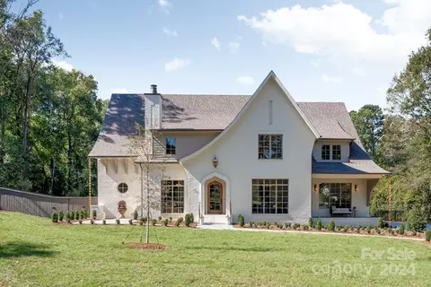 414 Shasta Ln, Charlotte, NC 28211