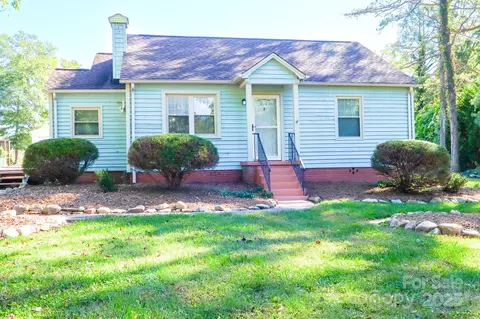 1350 8th Nw St NW, Hickory, NC 28601