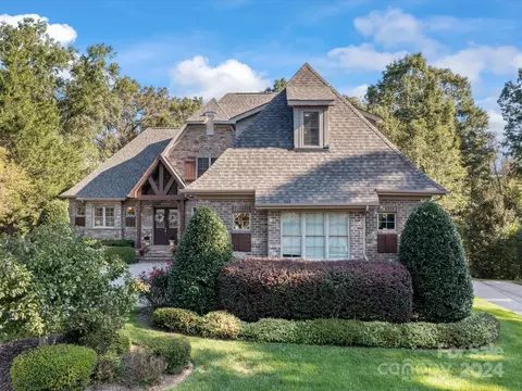 8308 Victoria Lake Dr, Waxhaw, NC 28173